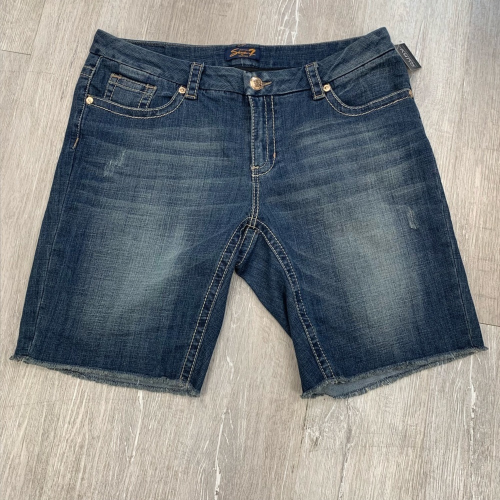 Women’s Seven7 Luxe Weekend Bermuda Shorts. Size 18 y2k